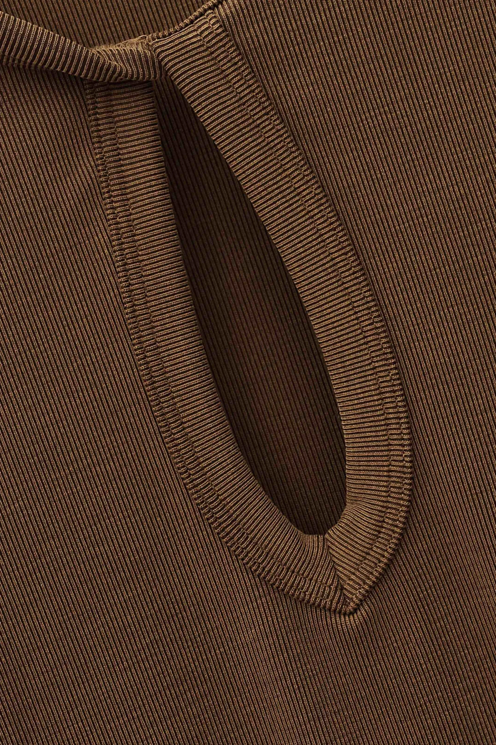 BEONA vestido corto de punto