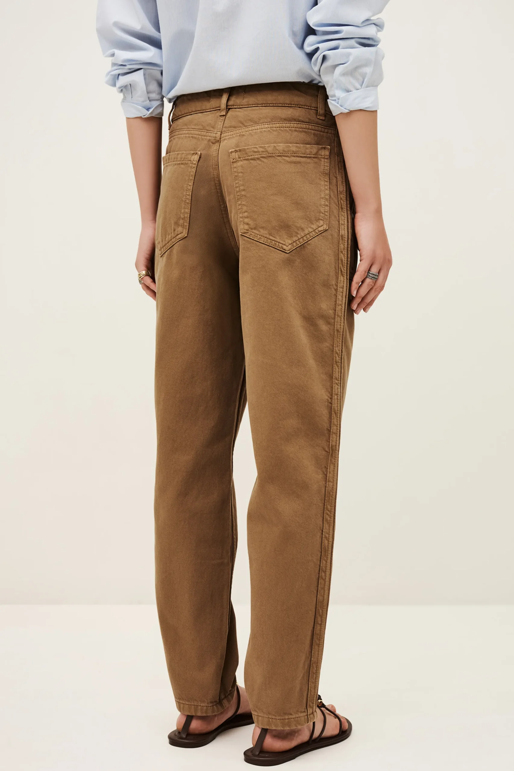 CALI pantalón carrot € 195